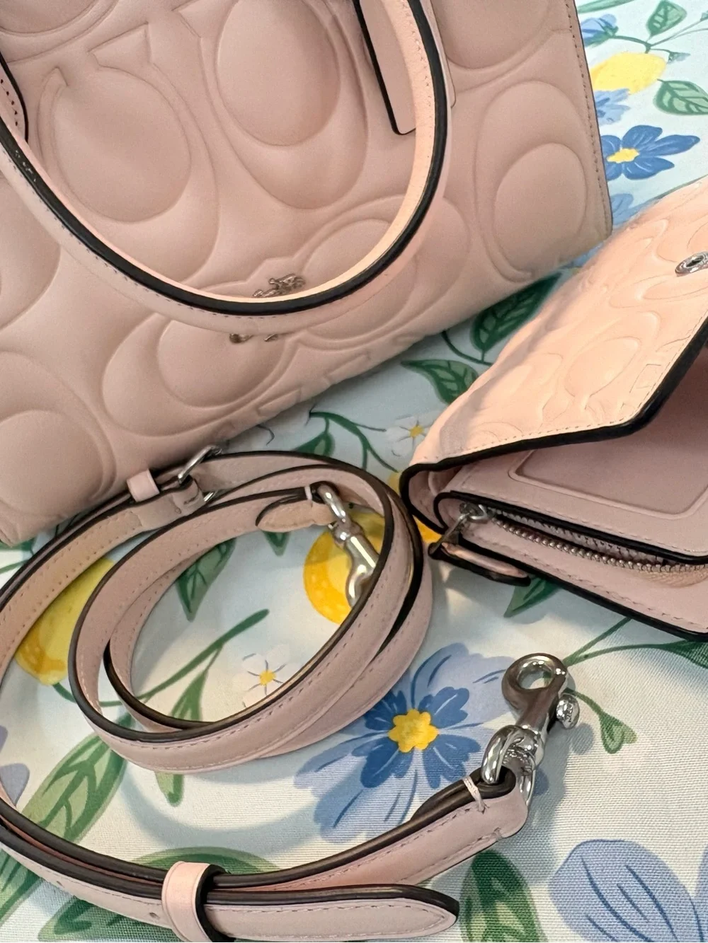 Coach Small Maggie Set - Picture 13 of 13